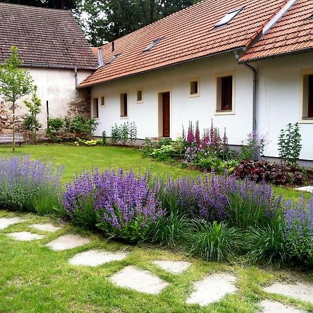 Veverci Dvur Hotel Rosec Buitenkant foto