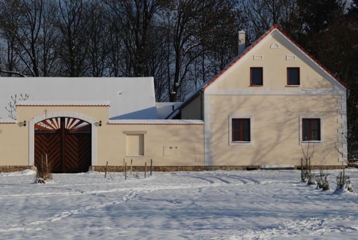 Veverci Dvur Hotel Rosec Buitenkant foto