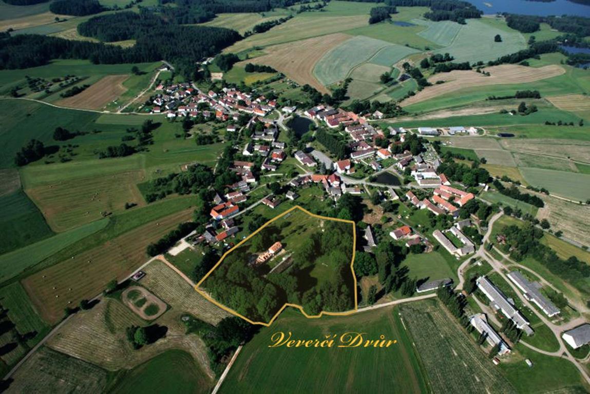 Veverci Dvur Hotel Rosec Buitenkant foto